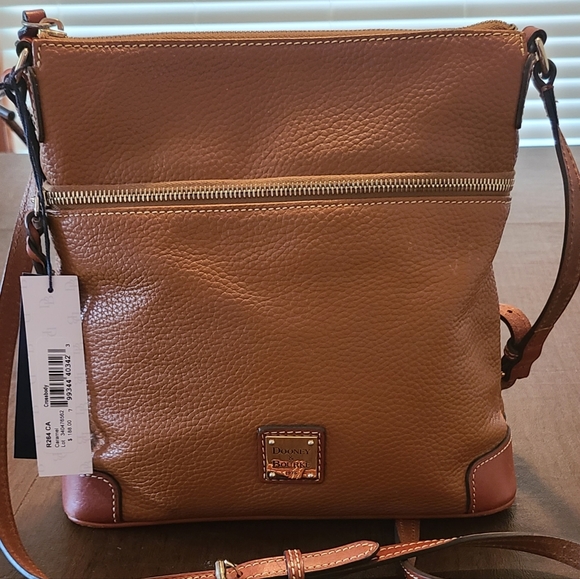 Dooney & Bourke Handbags - New🤎Dooney & Bourke Pebble Grain Leather Crossbody -Caramel